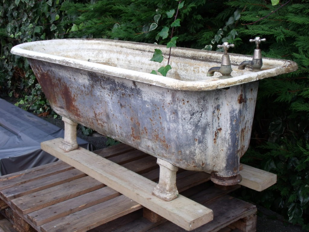 cast iron bath reclaimed