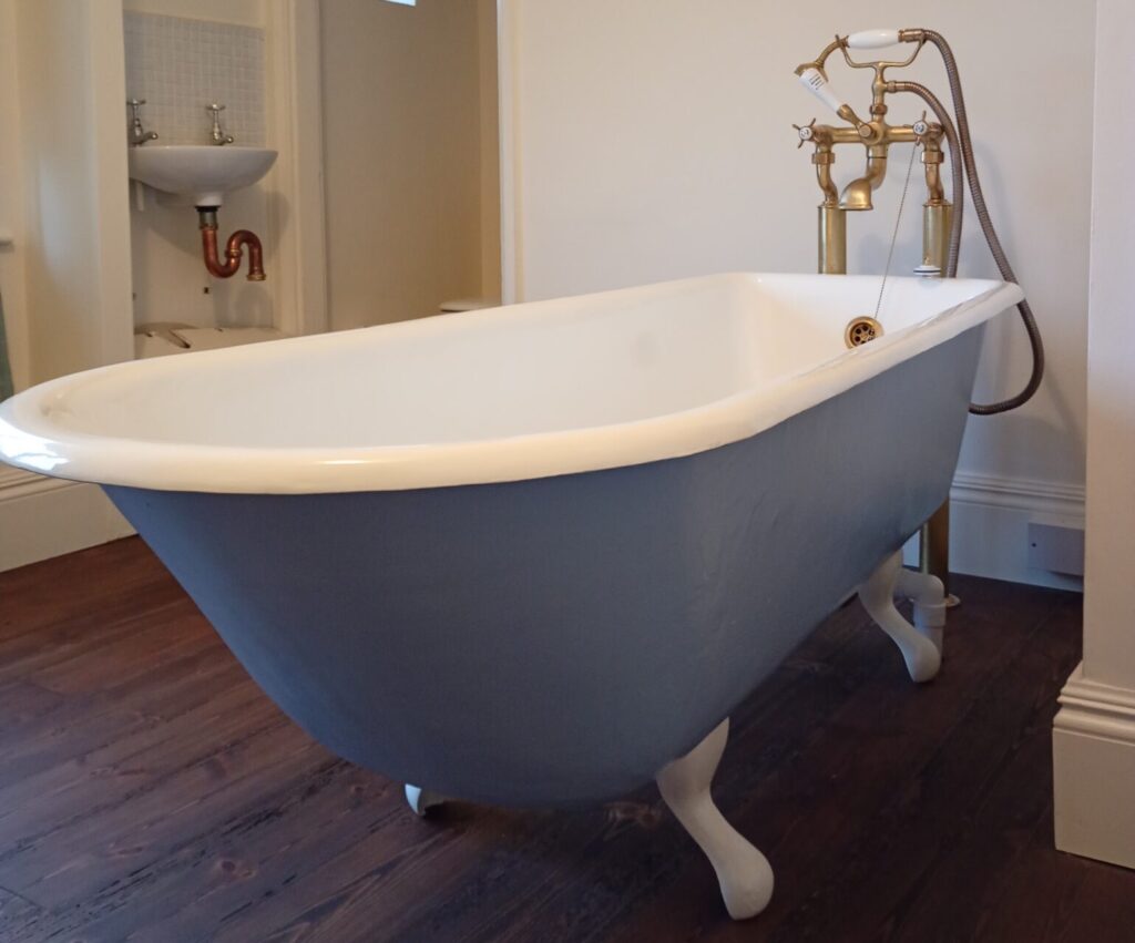 My plumber Paul has just finished the install and I've had a few baths in it and I must say it's pretty damn wonderful to bathe in, much credit must go to both of you for enabling me to have it in the first place."