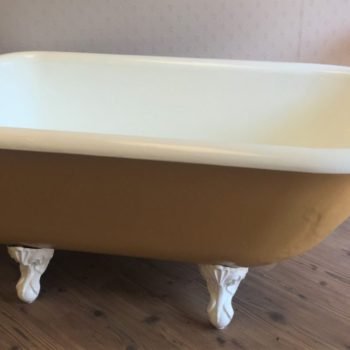antique roll top bath