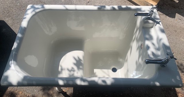 Climery Sitz Bath finished in Jenny Wren with white legs above picture