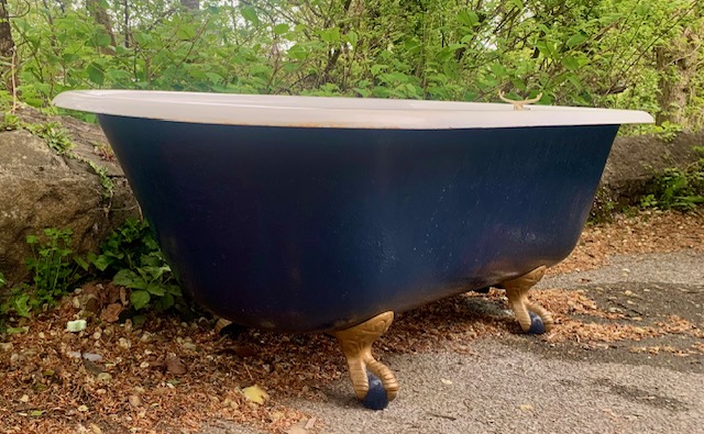 Great Henny Small Bath