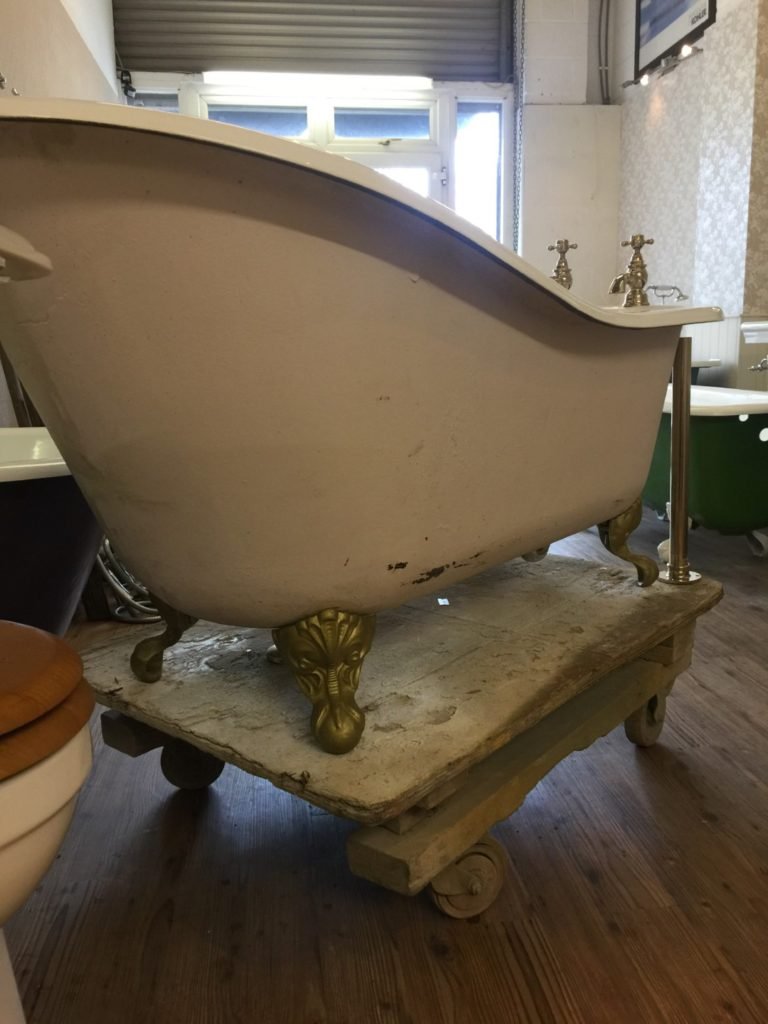 Recalimed Slipper Bath for sale